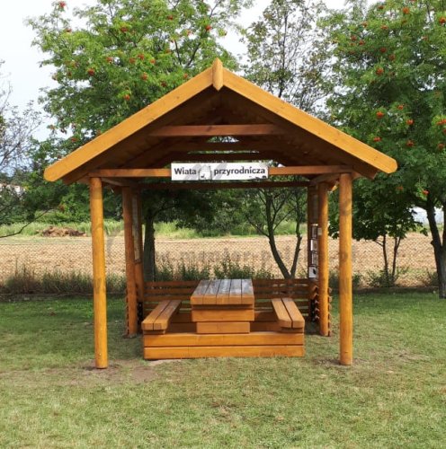 Wiata edukacyjna z grami - front.jpg