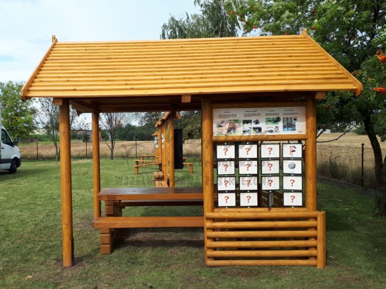 Wiata edukacyjna z grami - bok 2.jpg