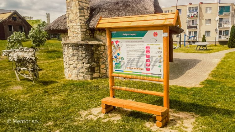 Stelaż SD21 z ławką i tablicą ekologiczną.jpg