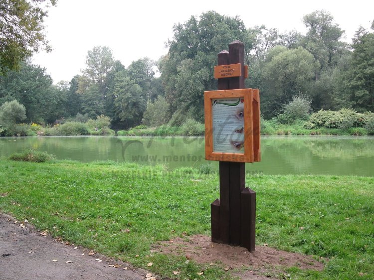 Stelaż do tablic średnich i małych