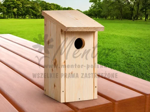 Budka lęgowa typ B na stole