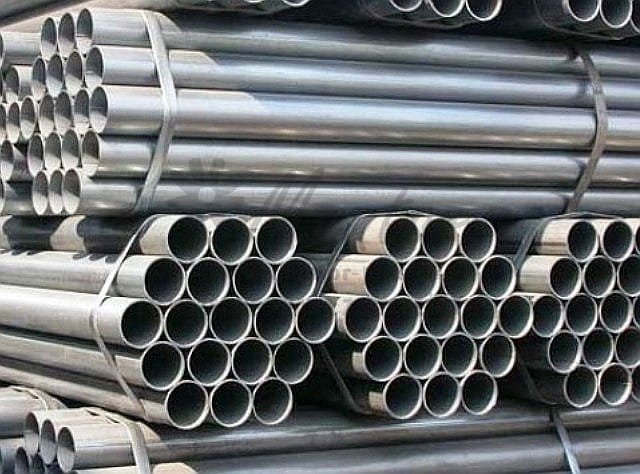 Słupki metalowe do znaków